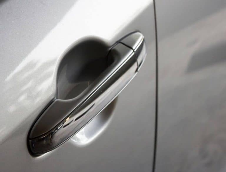 How to Fix a Car Door Handle That Won't Open From the Outside Driving
