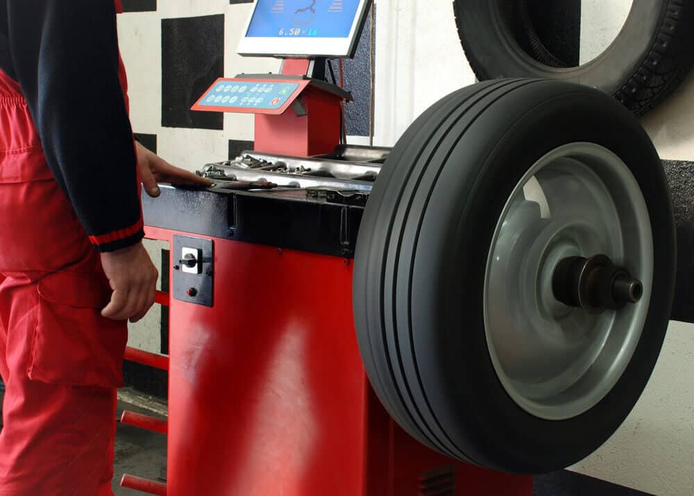 How to Tell When Your Car Tire Is Out of Balance Driving and Style