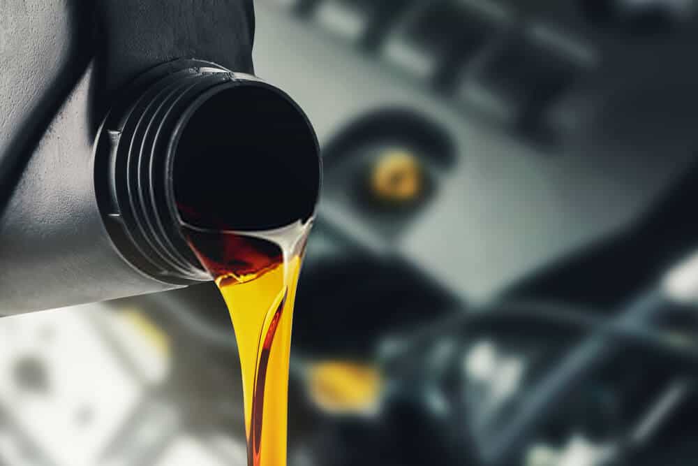 Can I Use Engine Oil as Gear Oil? (What's the Difference) Driving and