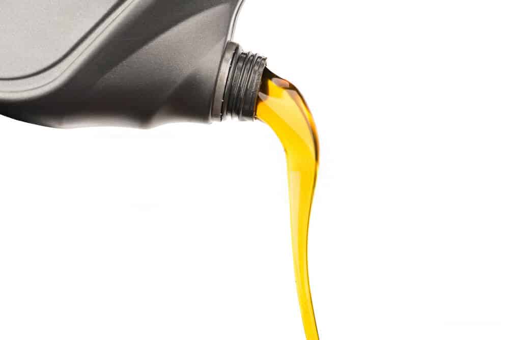 Can I Use Engine Oil as Gear Oil? (What's the Difference) Driving and