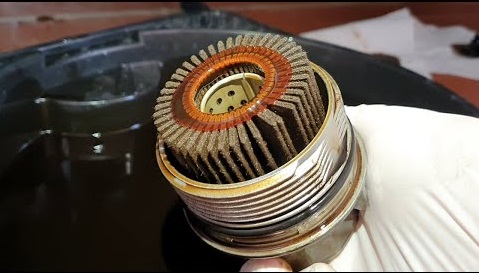 Distorted engine oil filte